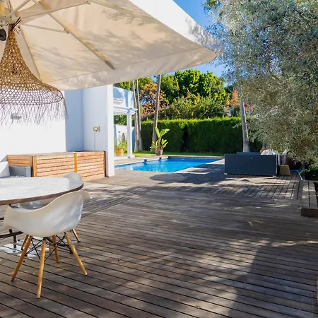 Unique Luxury Side With Heated Pool *