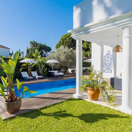 Unique Luxury Side With Heated Pool *